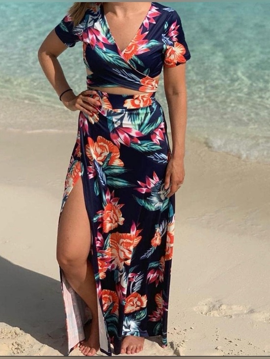 Dresses & Skirts - Womens small floral 2piece cropped top w/ long maxi skirt, beach vacation outfit
